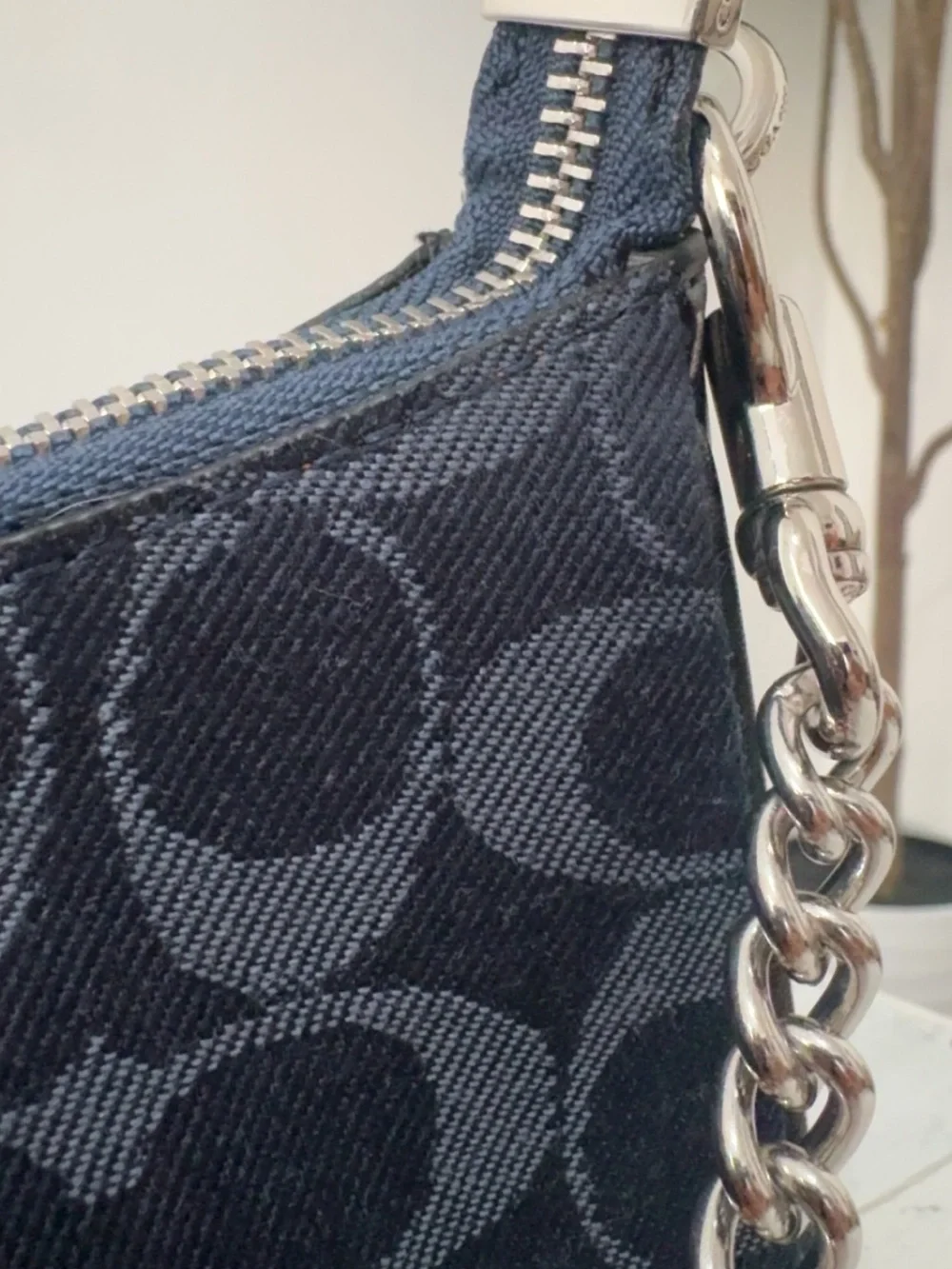 COACH Teri Shoulder Bag In Signature Canvas Denim ( New)